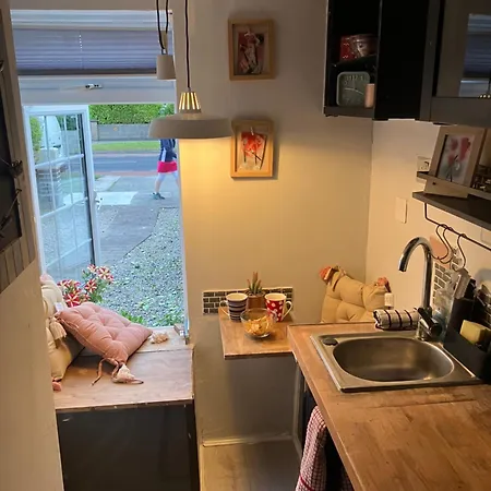 Apartment At 39 *
